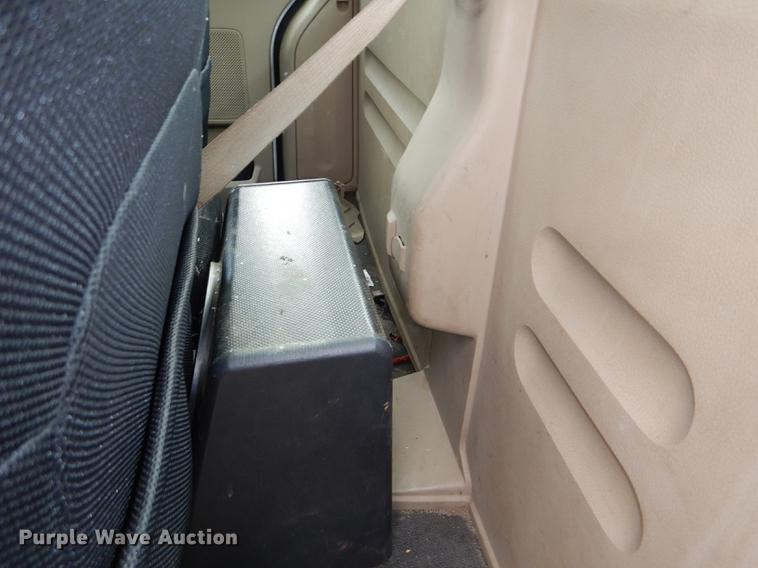 image for item DE0077 2006 Ford F150 XL pickup truck