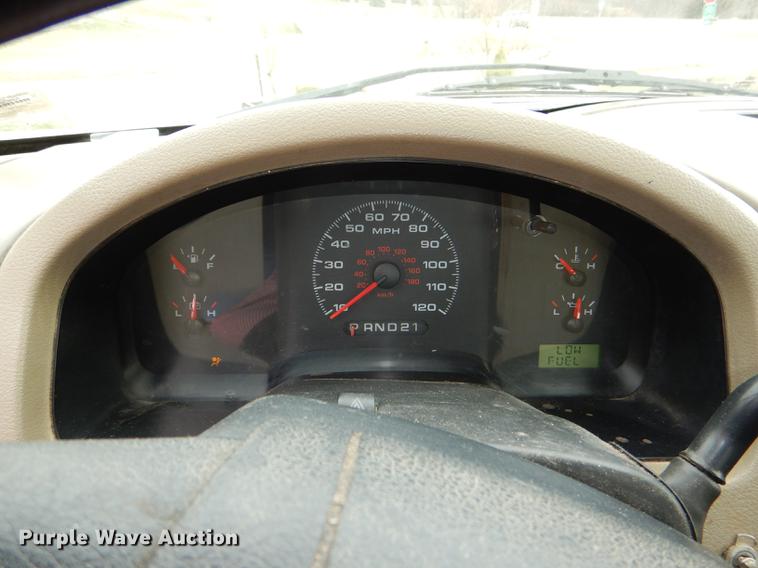 image for item DE0077 2006 Ford F150 XL pickup truck