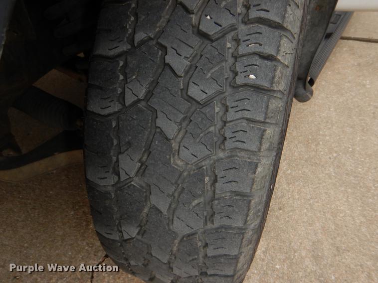 image for item DE0077 2006 Ford F150 XL pickup truck