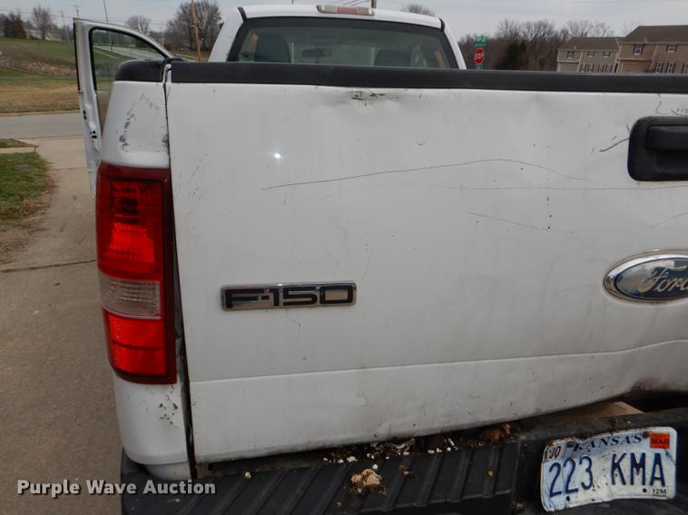 image for item DE0077 2006 Ford F150 XL pickup truck