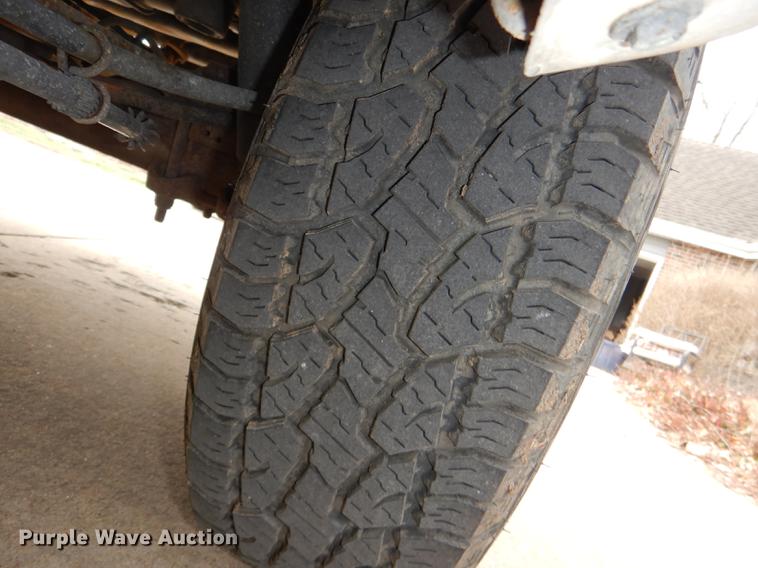 image for item DE0077 2006 Ford F150 XL pickup truck