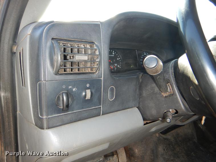 image for item DE0083 2007 Ford F350 Super Duty XL SuperCab flatbed pickup truck