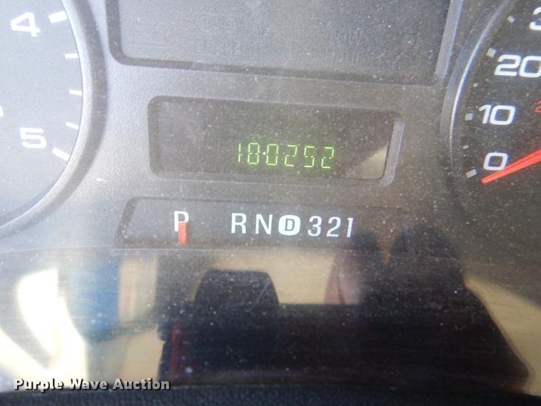 image for item DE0083 2007 Ford F350 Super Duty XL SuperCab flatbed pickup truck