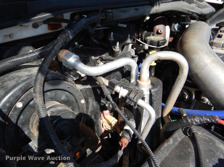 image for item DE0083 2007 Ford F350 Super Duty XL SuperCab flatbed pickup truck