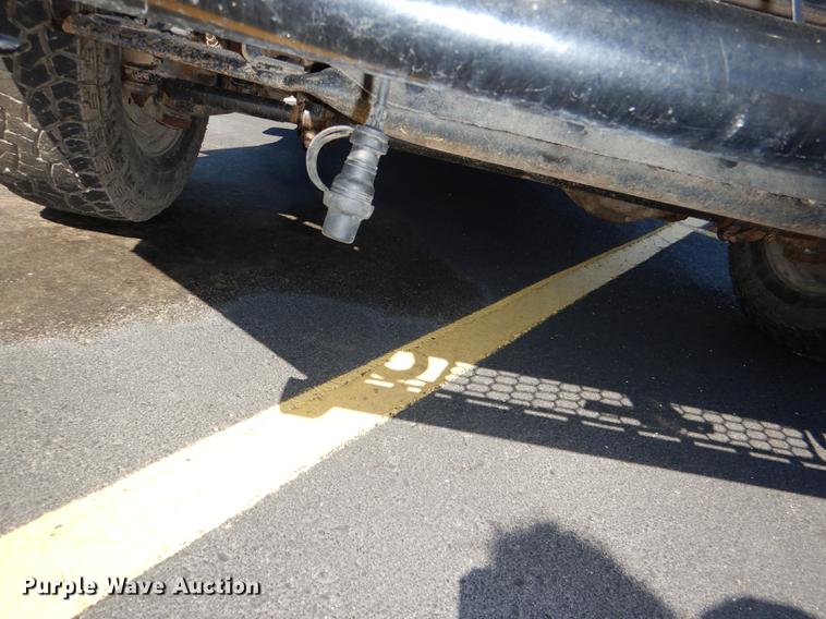 image for item DE0083 2007 Ford F350 Super Duty XL SuperCab flatbed pickup truck