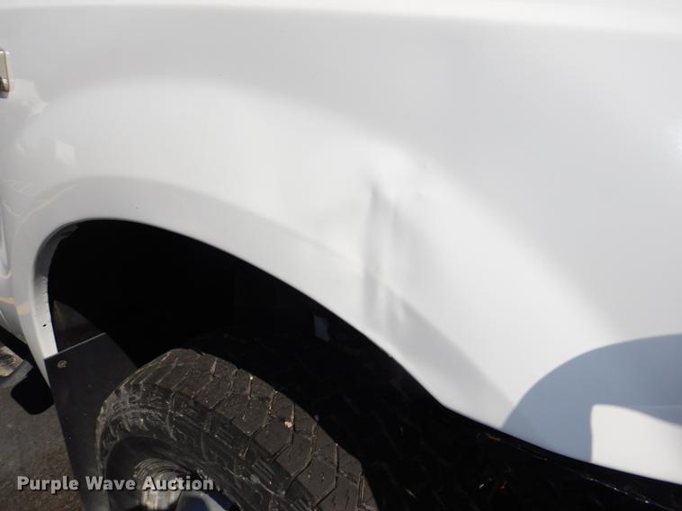 image for item DE0083 2007 Ford F350 Super Duty XL SuperCab flatbed pickup truck