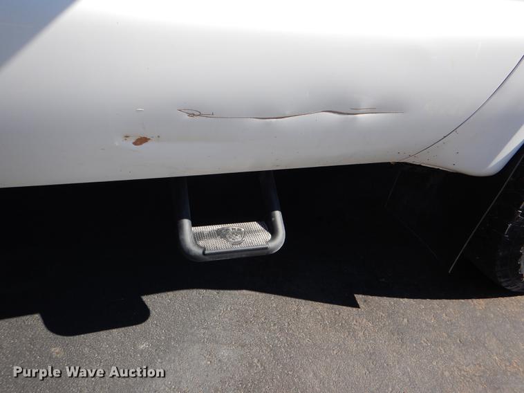 image for item DE0083 2007 Ford F350 Super Duty XL SuperCab flatbed pickup truck