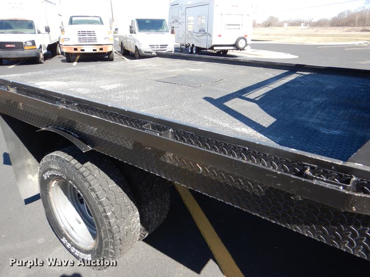 image for item DE0083 2007 Ford F350 Super Duty XL SuperCab flatbed pickup truck