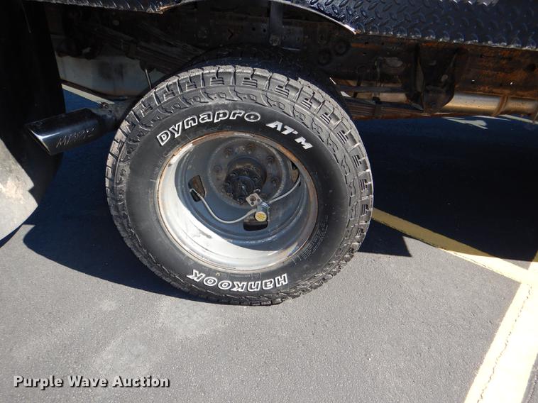 image for item DE0083 2007 Ford F350 Super Duty XL SuperCab flatbed pickup truck