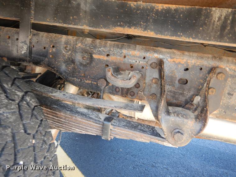 image for item DE0083 2007 Ford F350 Super Duty XL SuperCab flatbed pickup truck