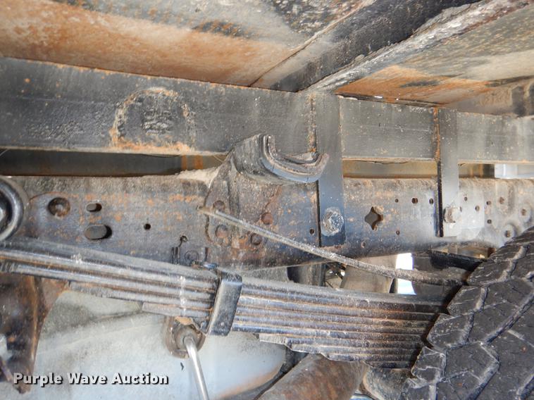 image for item DE0083 2007 Ford F350 Super Duty XL SuperCab flatbed pickup truck