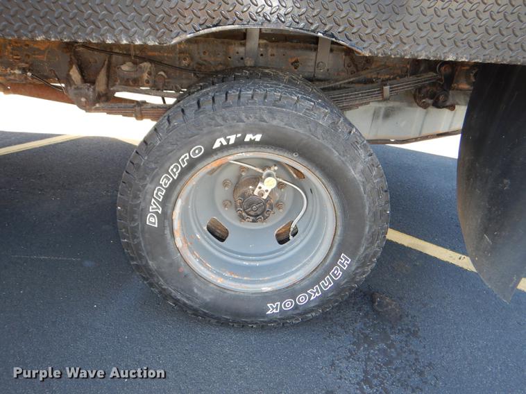 image for item DE0083 2007 Ford F350 Super Duty XL SuperCab flatbed pickup truck