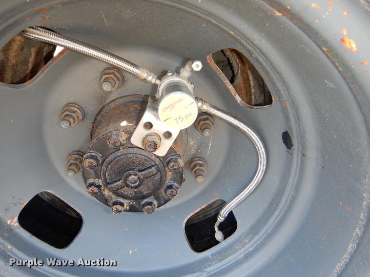 image for item DE0083 2007 Ford F350 Super Duty XL SuperCab flatbed pickup truck