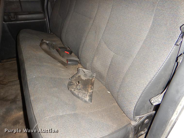 image for item DE0092 2004 Chevrolet Silverado 1500 Ext. Cab pickup truck