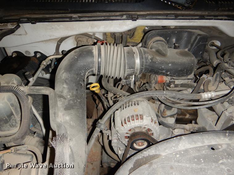 image for item DE0092 2004 Chevrolet Silverado 1500 Ext. Cab pickup truck