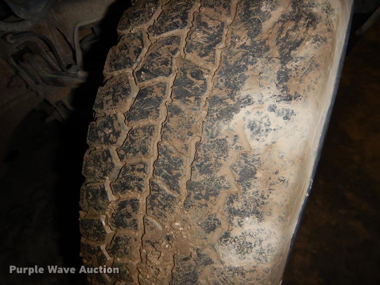 image for item DE0092 2004 Chevrolet Silverado 1500 Ext. Cab pickup truck