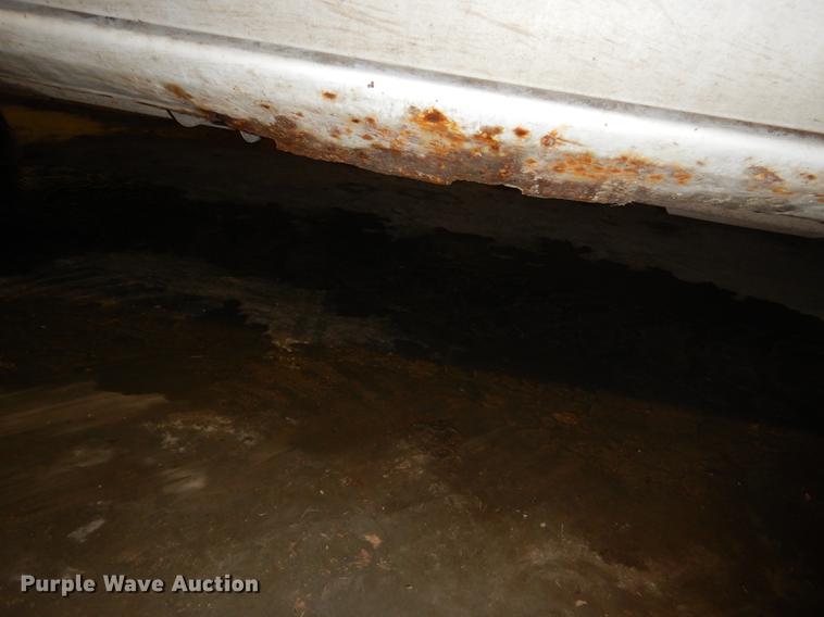 image for item DE0092 2004 Chevrolet Silverado 1500 Ext. Cab pickup truck