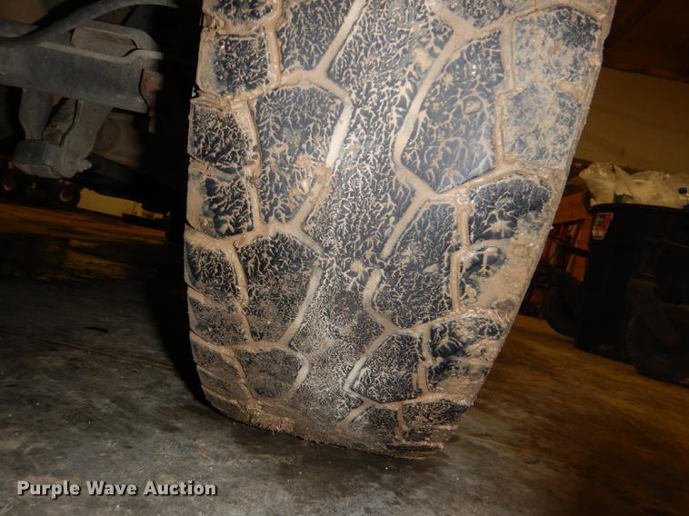 image for item DE0092 2004 Chevrolet Silverado 1500 Ext. Cab pickup truck