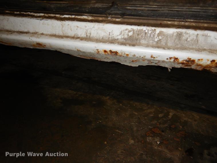 image for item DE0092 2004 Chevrolet Silverado 1500 Ext. Cab pickup truck