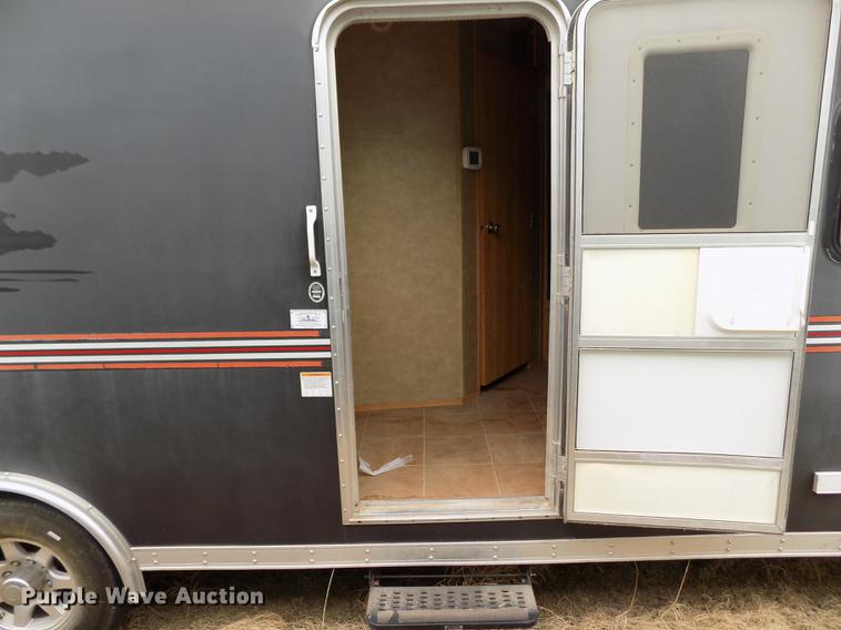 image for item DE1112 2009 Forest River Work and Play camper