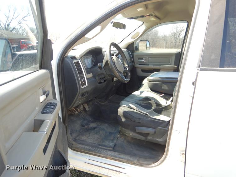 image for item DE3866 2011 Dodge Ram 2500 Crew Cab pickup truck