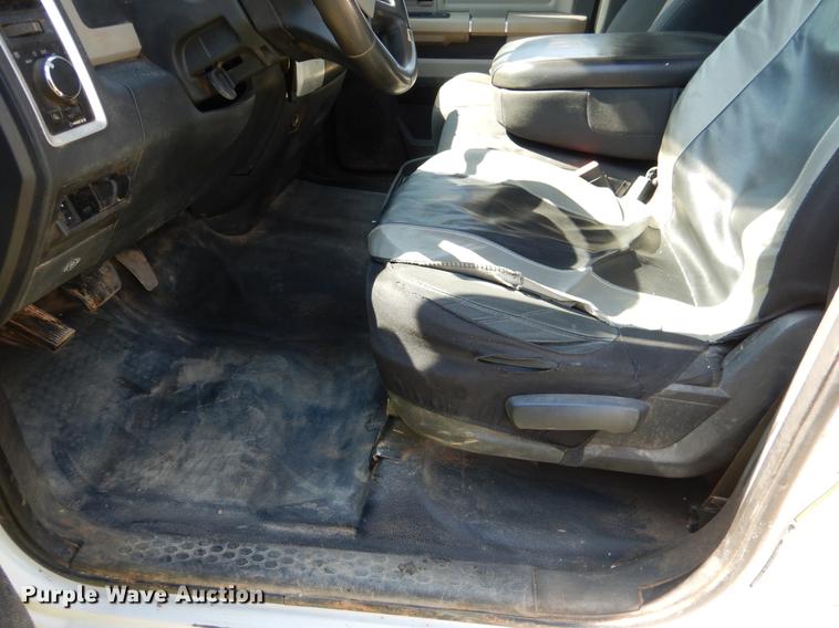 image for item DE3866 2011 Dodge Ram 2500 Crew Cab pickup truck