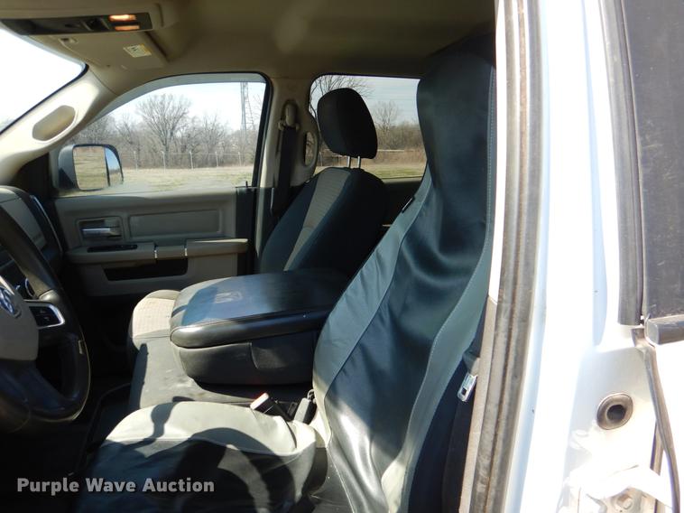 image for item DE3866 2011 Dodge Ram 2500 Crew Cab pickup truck