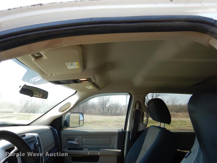 image for item DE3866 2011 Dodge Ram 2500 Crew Cab pickup truck