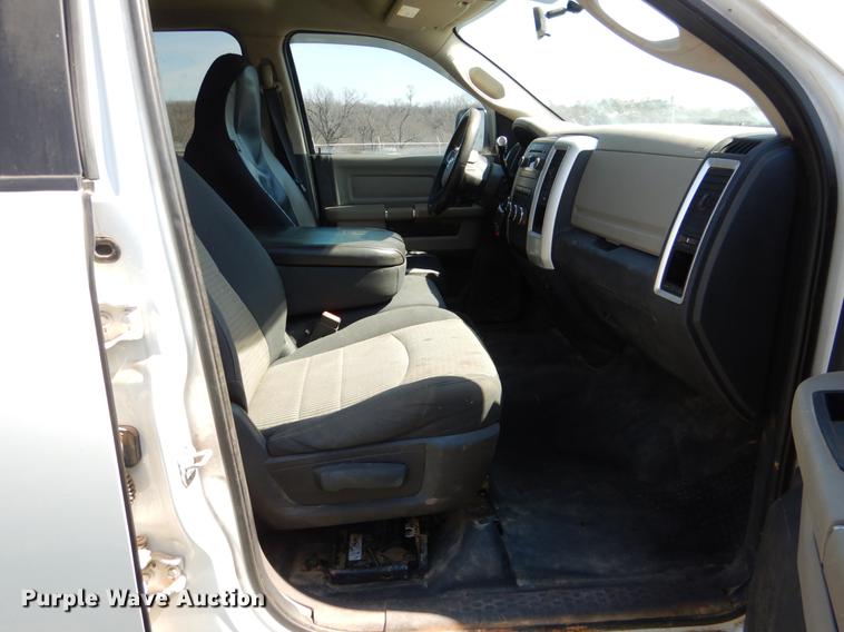 image for item DE3866 2011 Dodge Ram 2500 Crew Cab pickup truck