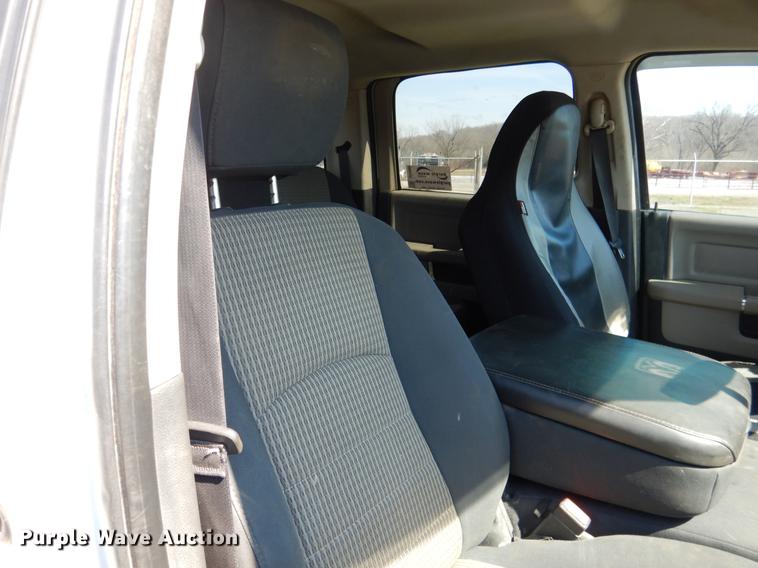 image for item DE3866 2011 Dodge Ram 2500 Crew Cab pickup truck