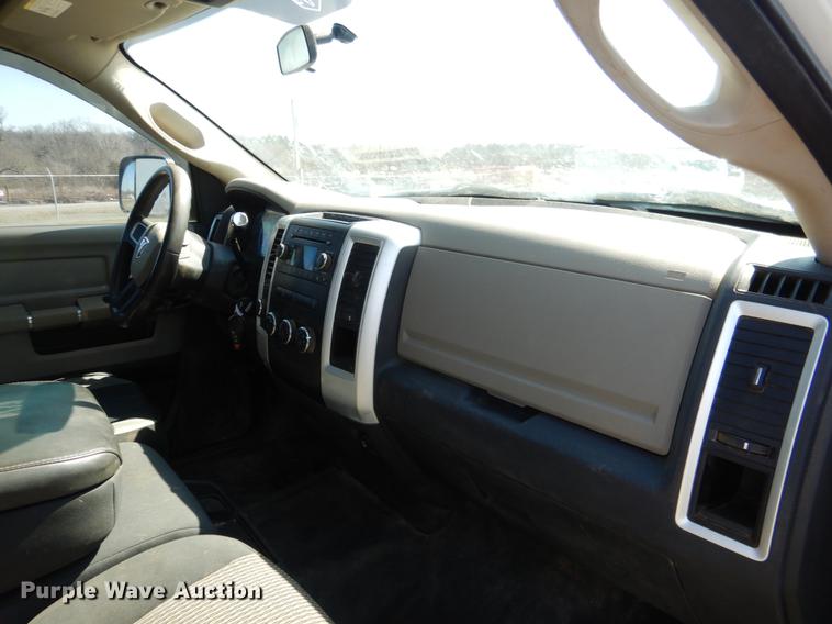 image for item DE3866 2011 Dodge Ram 2500 Crew Cab pickup truck
