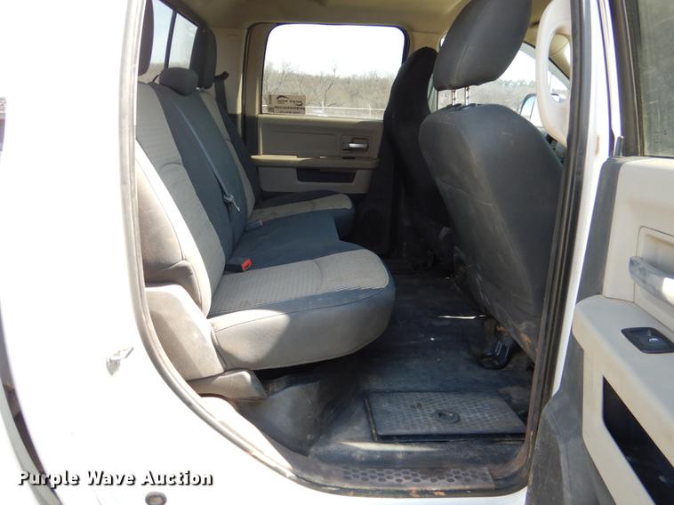 image for item DE3866 2011 Dodge Ram 2500 Crew Cab pickup truck