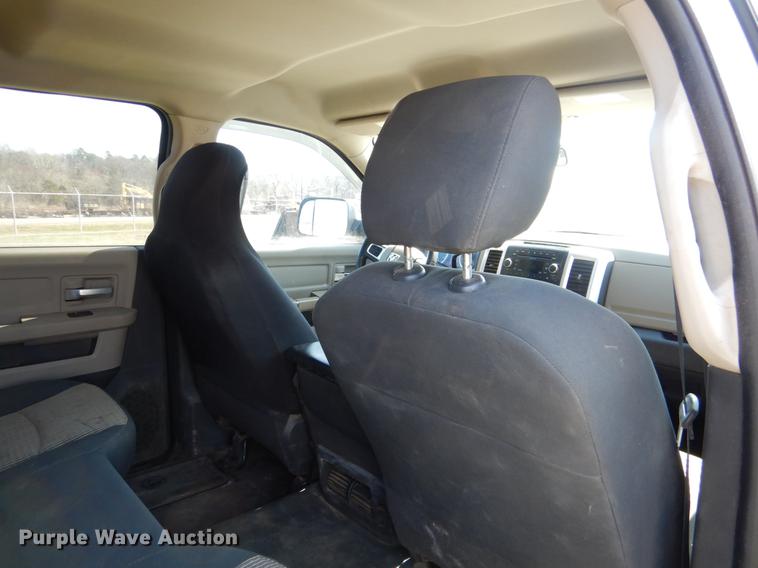 image for item DE3866 2011 Dodge Ram 2500 Crew Cab pickup truck