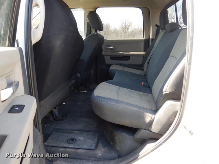 image for item DE3866 2011 Dodge Ram 2500 Crew Cab pickup truck