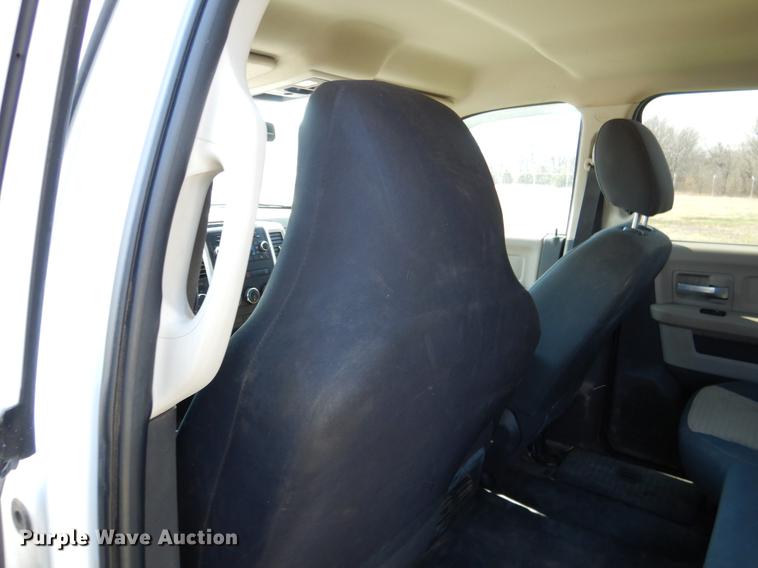 image for item DE3866 2011 Dodge Ram 2500 Crew Cab pickup truck