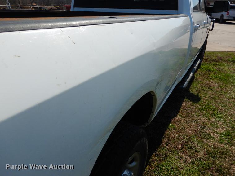 image for item DE3866 2011 Dodge Ram 2500 Crew Cab pickup truck