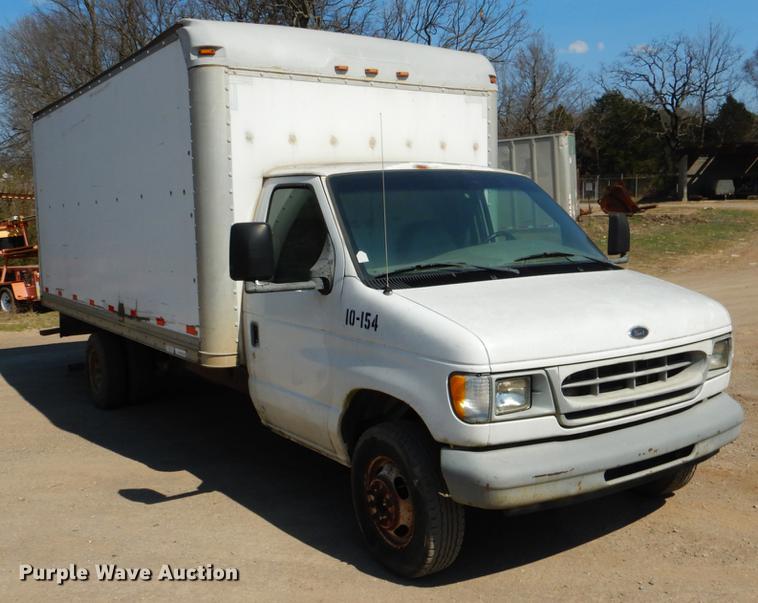 image for item DE3867 2000 Ford Econoline E350 box truck