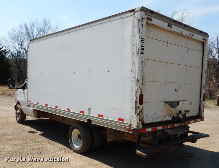 image for item DE3867 2000 Ford Econoline E350 box truck