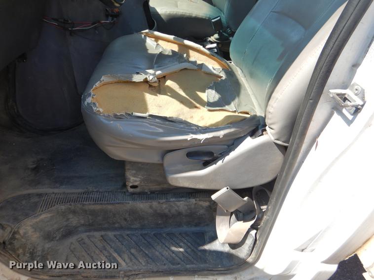 image for item DE3867 2000 Ford Econoline E350 box truck