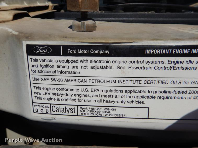 image for item DE3867 2000 Ford Econoline E350 box truck