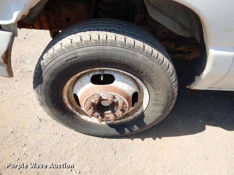 image for item DE3867 2000 Ford Econoline E350 box truck