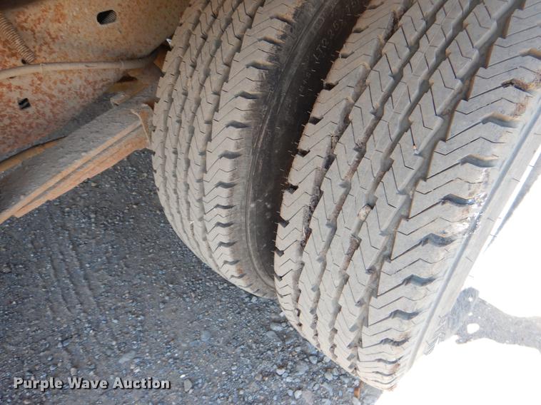 image for item DE3867 2000 Ford Econoline E350 box truck