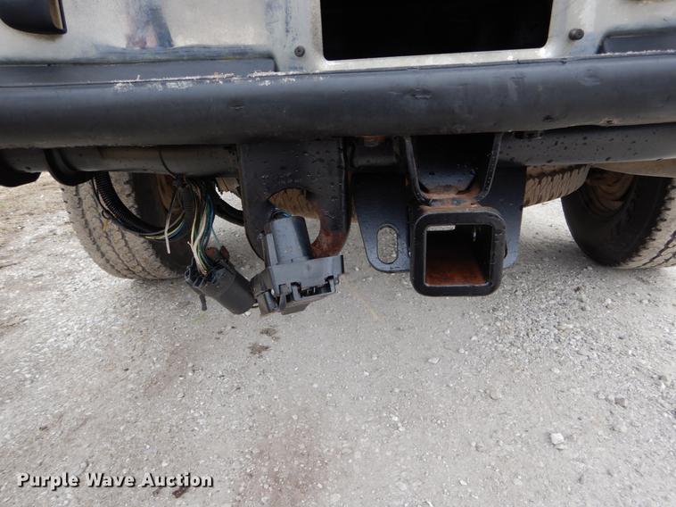 image for item DE6039 2005 Chevrolet Silverado 3500 Ext. Cab pickup truck