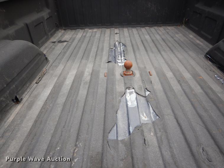 image for item DE6039 2005 Chevrolet Silverado 3500 Ext. Cab pickup truck