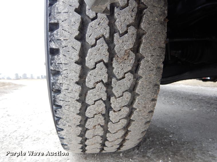 image for item DE6039 2005 Chevrolet Silverado 3500 Ext. Cab pickup truck