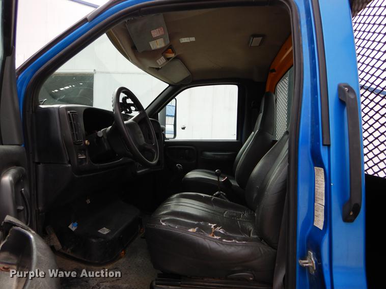 image for item DE6044 2005 GMC C7500 dump flatbed truck