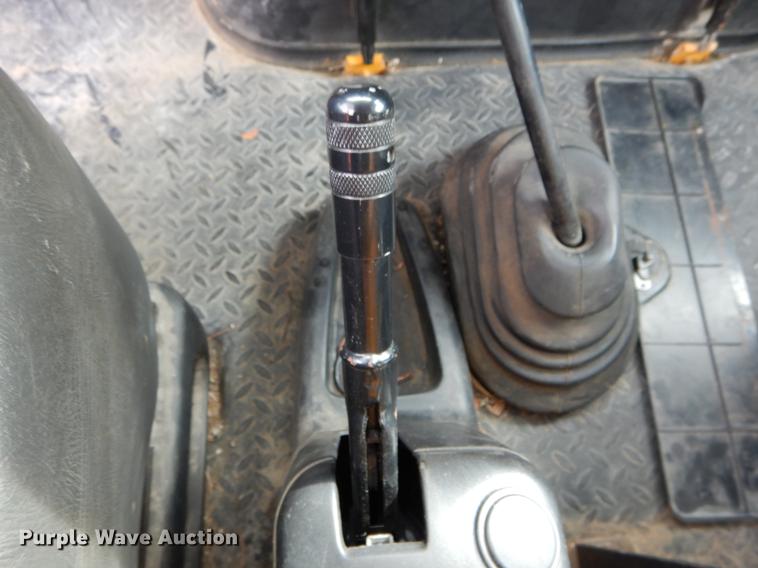 image for item DE6044 2005 GMC C7500 dump flatbed truck