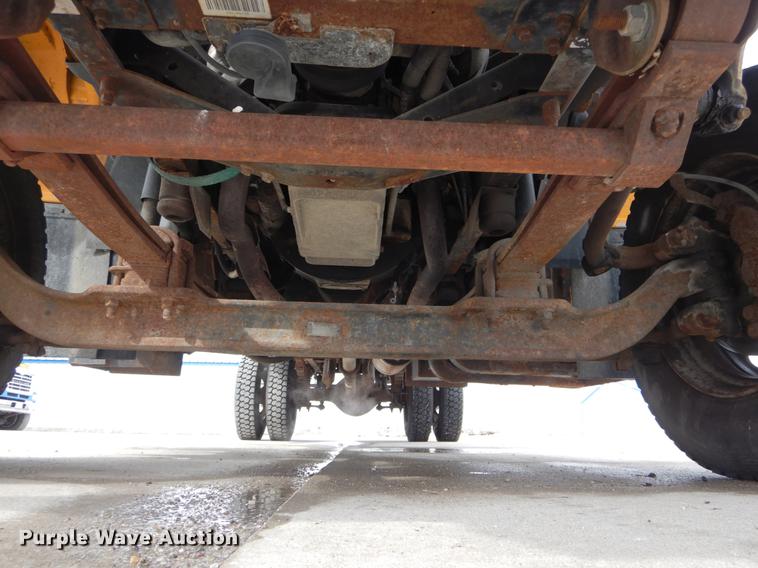 image for item DE6044 2005 GMC C7500 dump flatbed truck