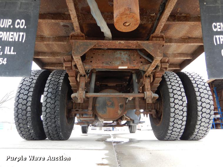 image for item DE6044 2005 GMC C7500 dump flatbed truck