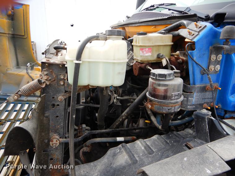 image for item DE6044 2005 GMC C7500 dump flatbed truck